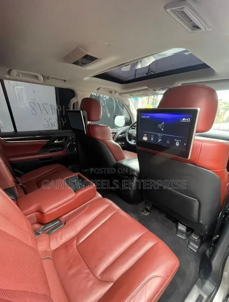 Lexus LX 570 (5 seats) AWD 2016 Gold