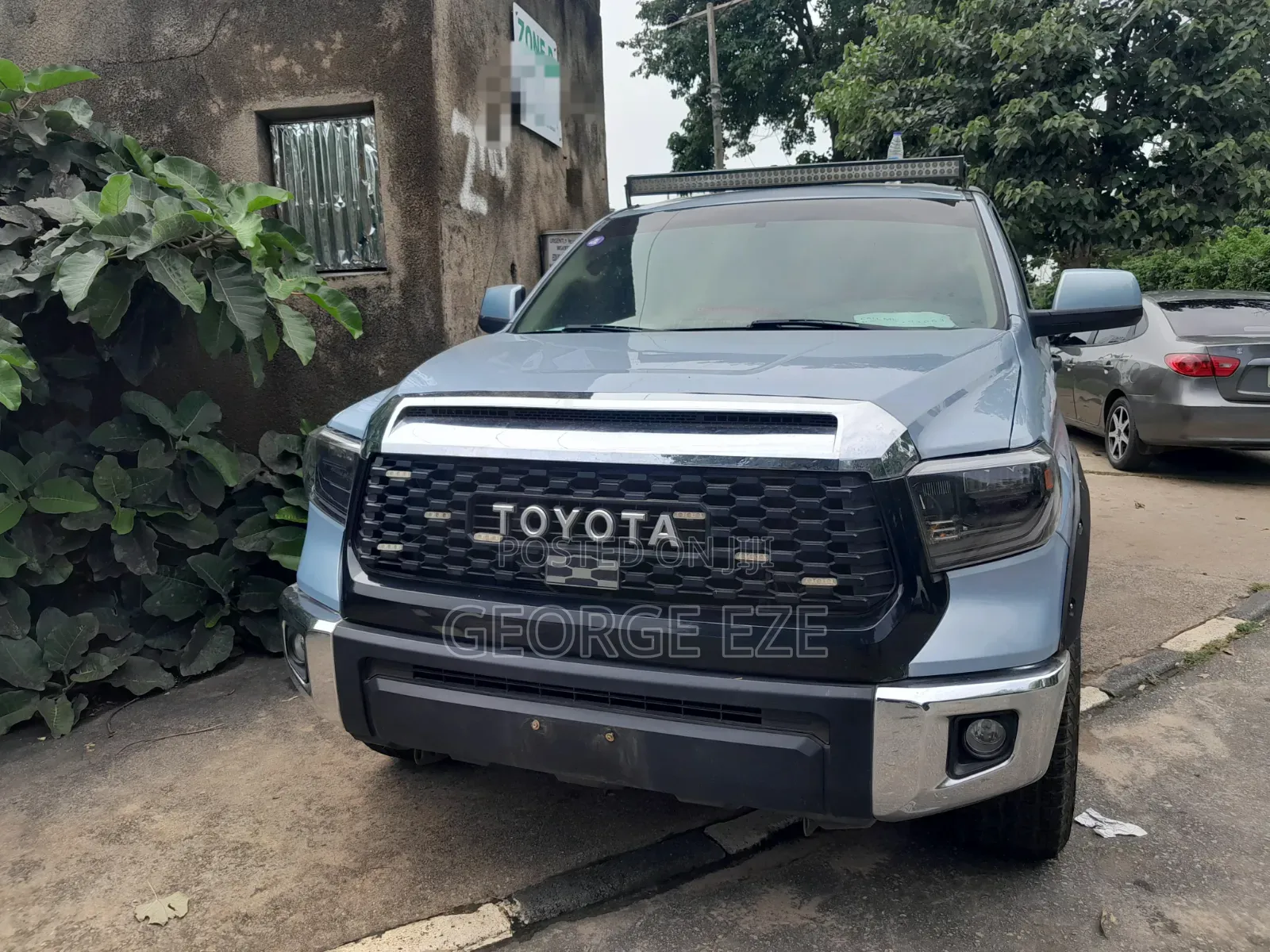 Toyota Tundra 2010 Gray