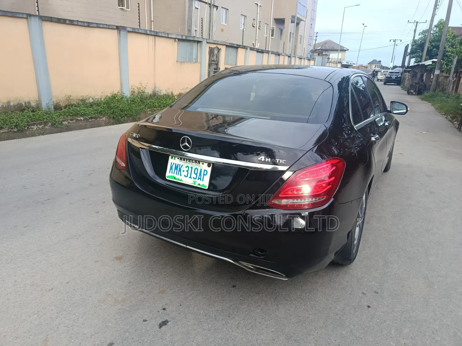 Mercedes-Benz C300 2015 Black