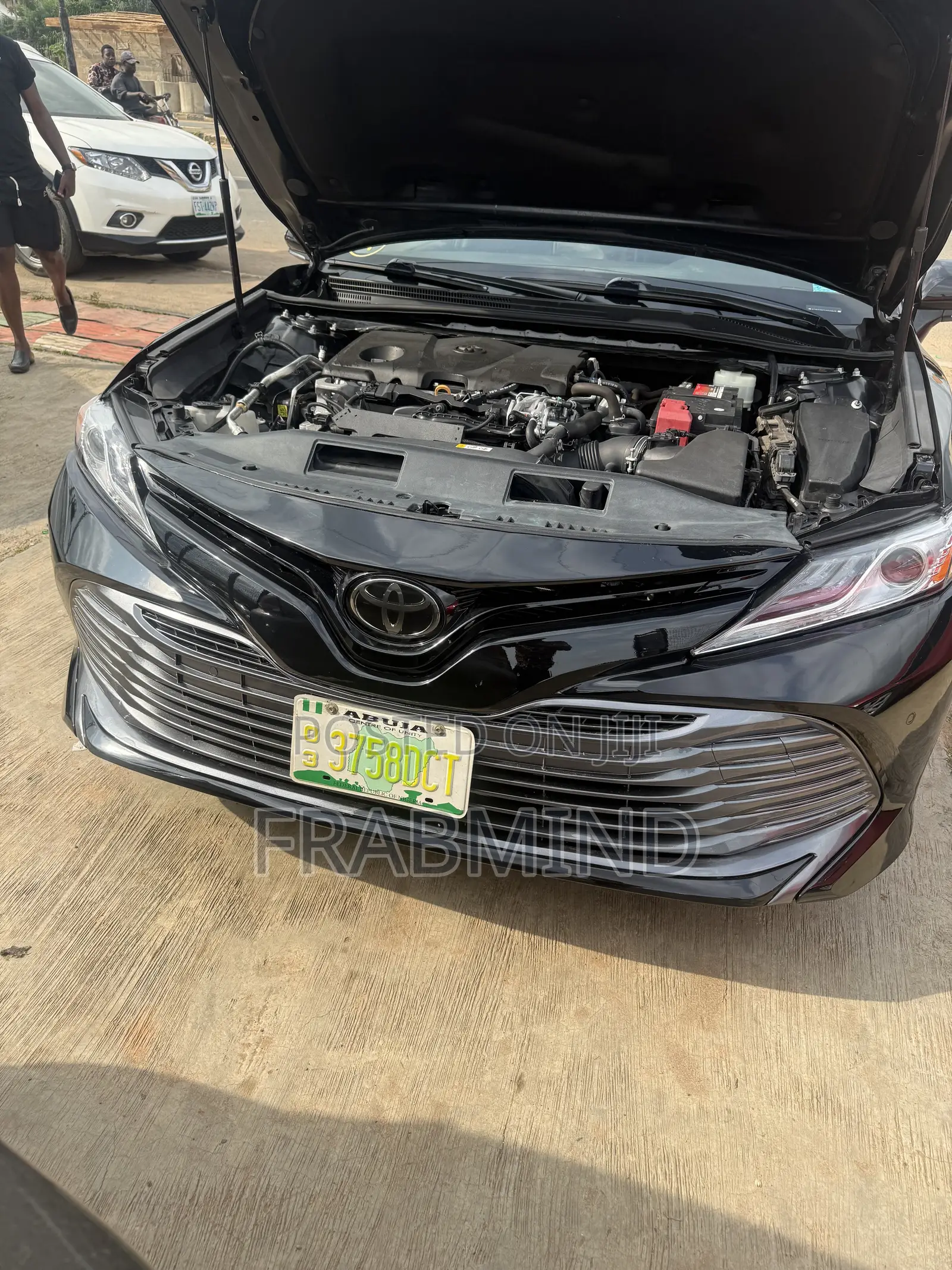 Toyota Camry XLE FWD (2.5L 4cyl 8AM) 2018 Black