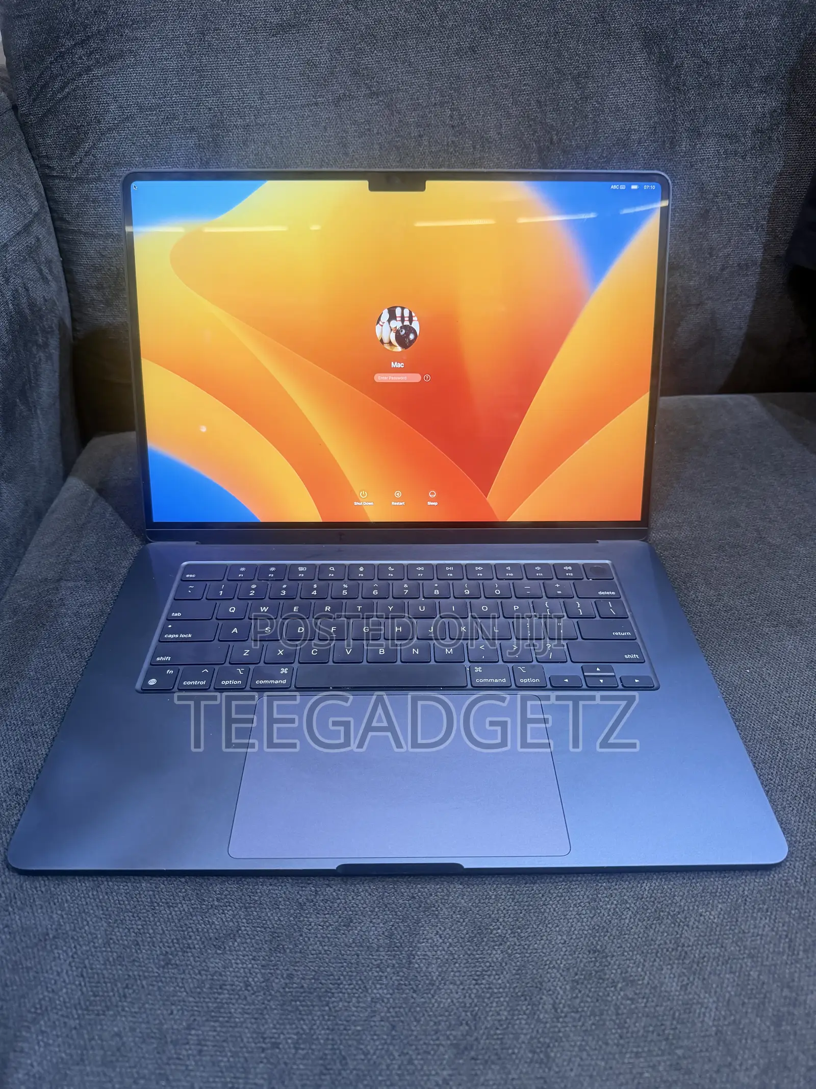 Laptop Apple MacBook Air 2023 M2 8GB Apple M2 SSD 256GB