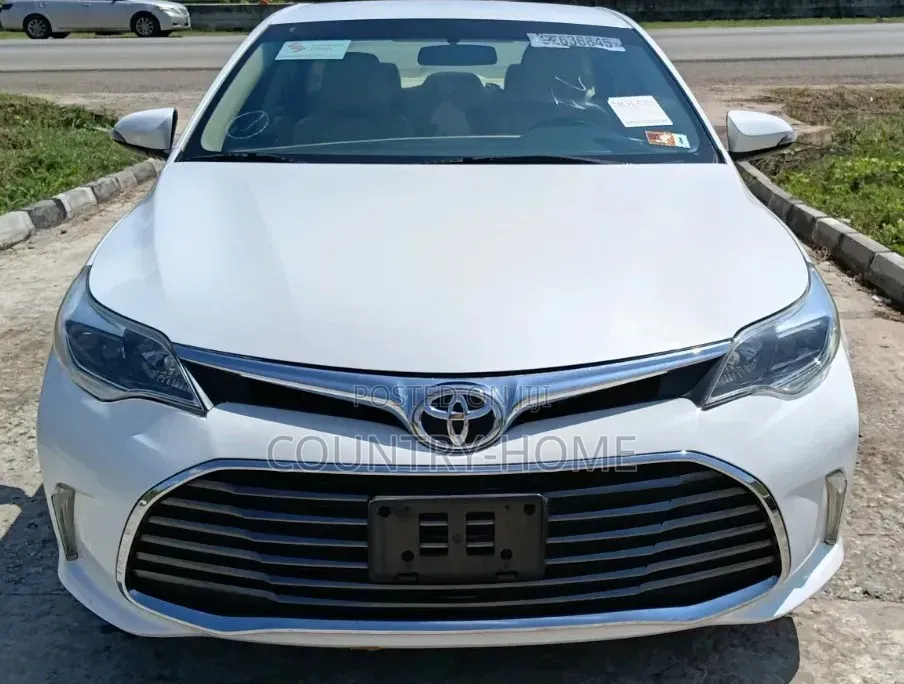 Toyota Avalon XLE Premium FWD Sedan (3.6L 6cyl 6A) 2016 Off white