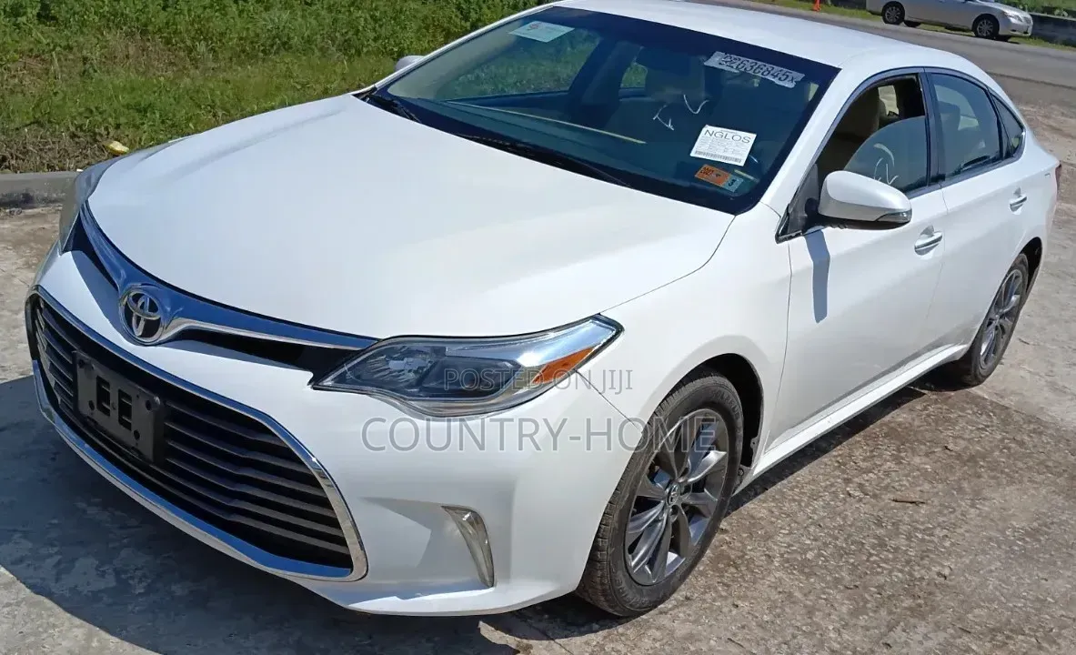 Toyota Avalon XLE Premium FWD Sedan (3.6L 6cyl 6A) 2016 Off white