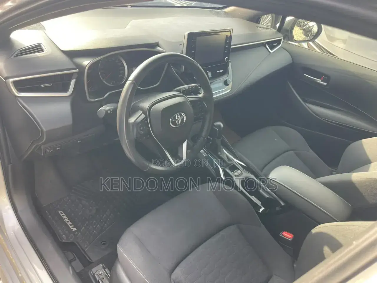Toyota Corolla SE (1.8L 4cyl 6M) 2019 Silver