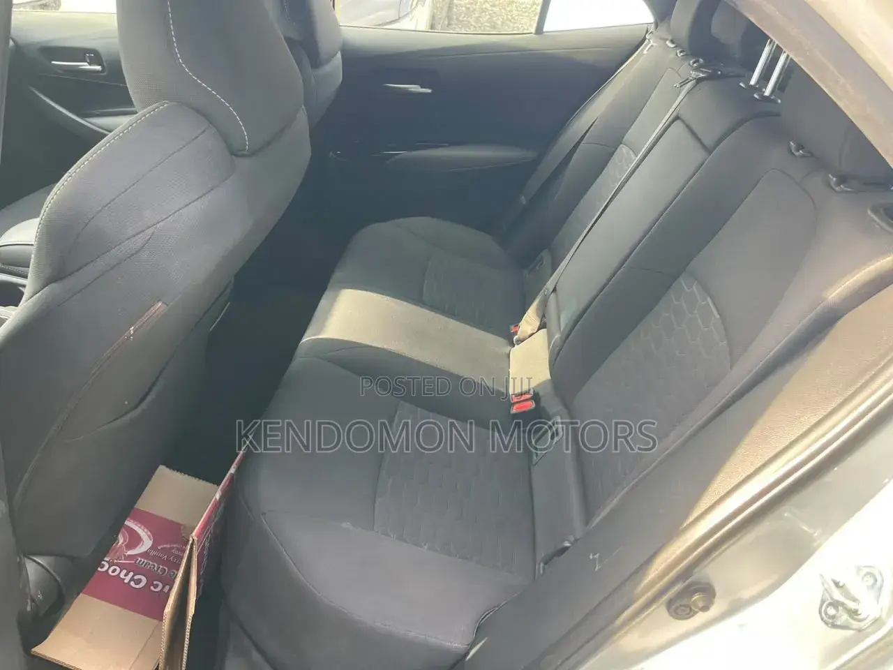 Toyota Corolla SE (1.8L 4cyl 6M) 2019 Silver