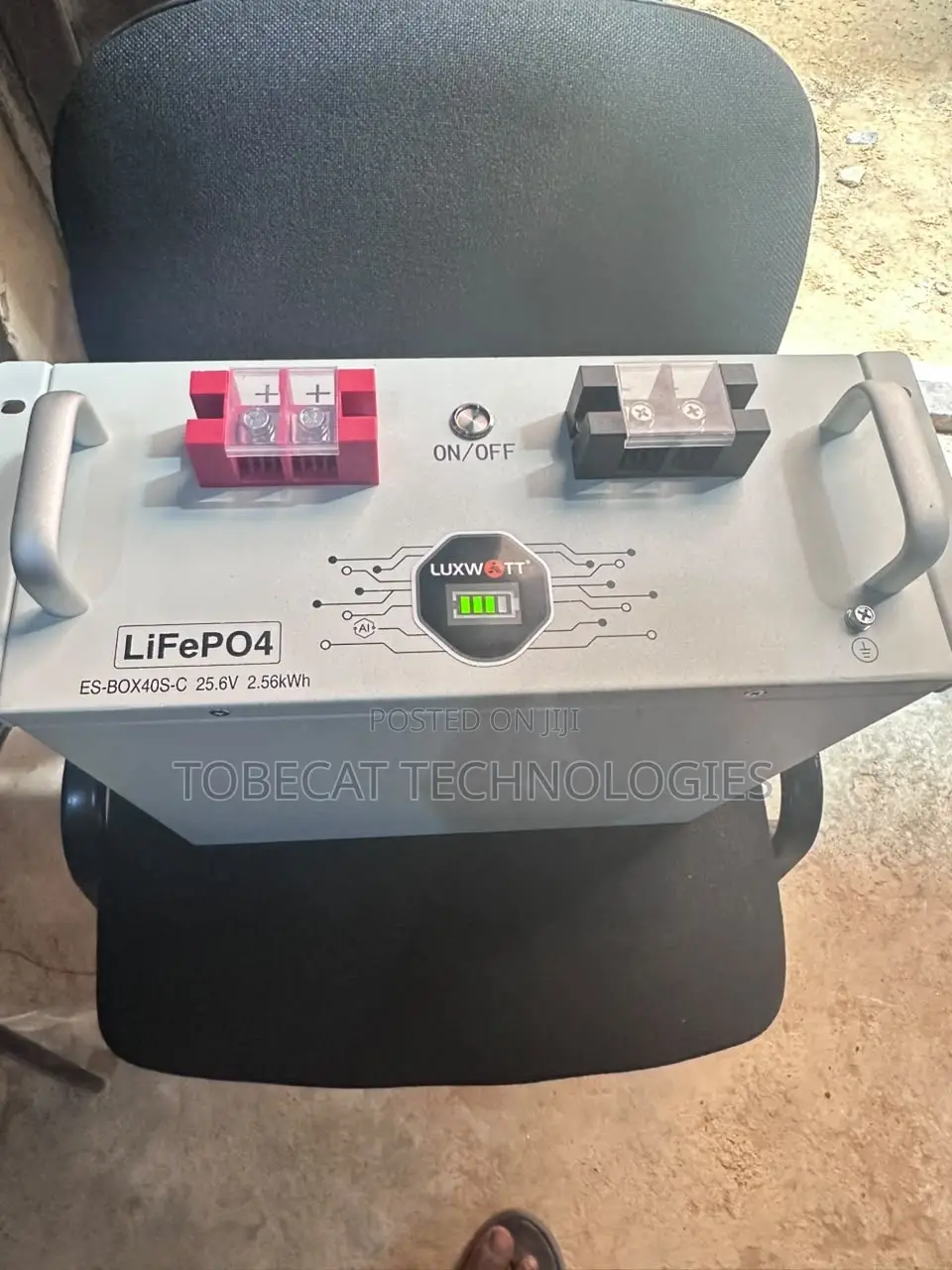 LUXWATT 2.56kWh 24V (25.6V 100Ah) LiFePO4 Lithium Battery