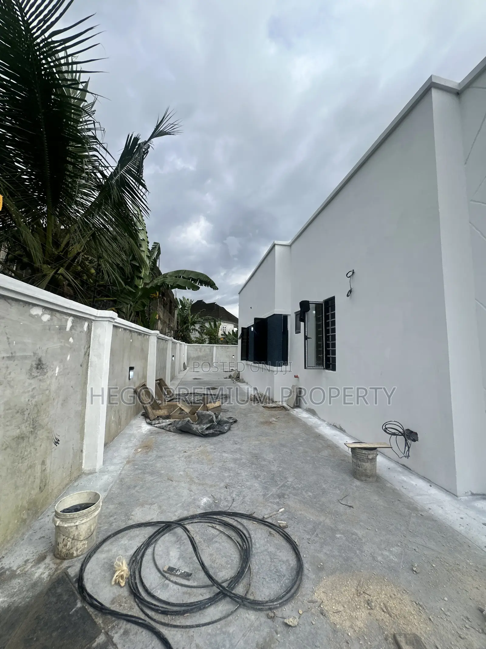 4bdrm Bungalow in Apu Road Estate, Obio-Akpor for sale