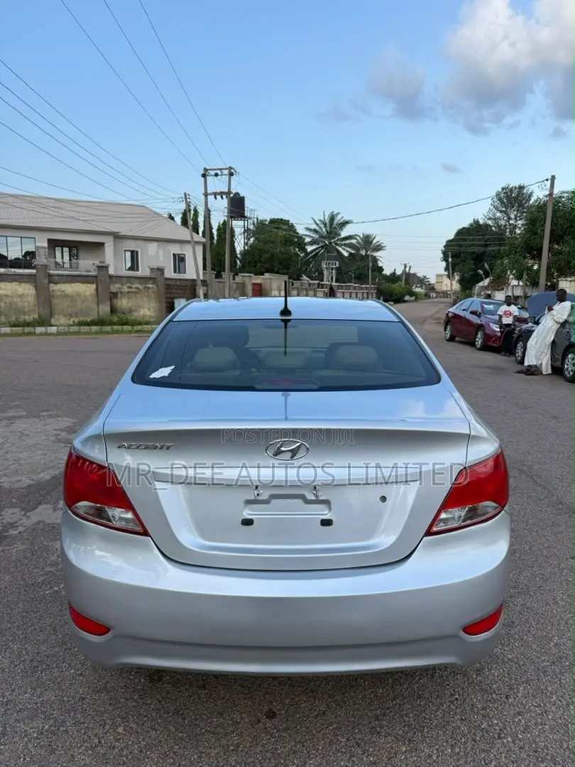 Hyundai Accent 2015 Silver