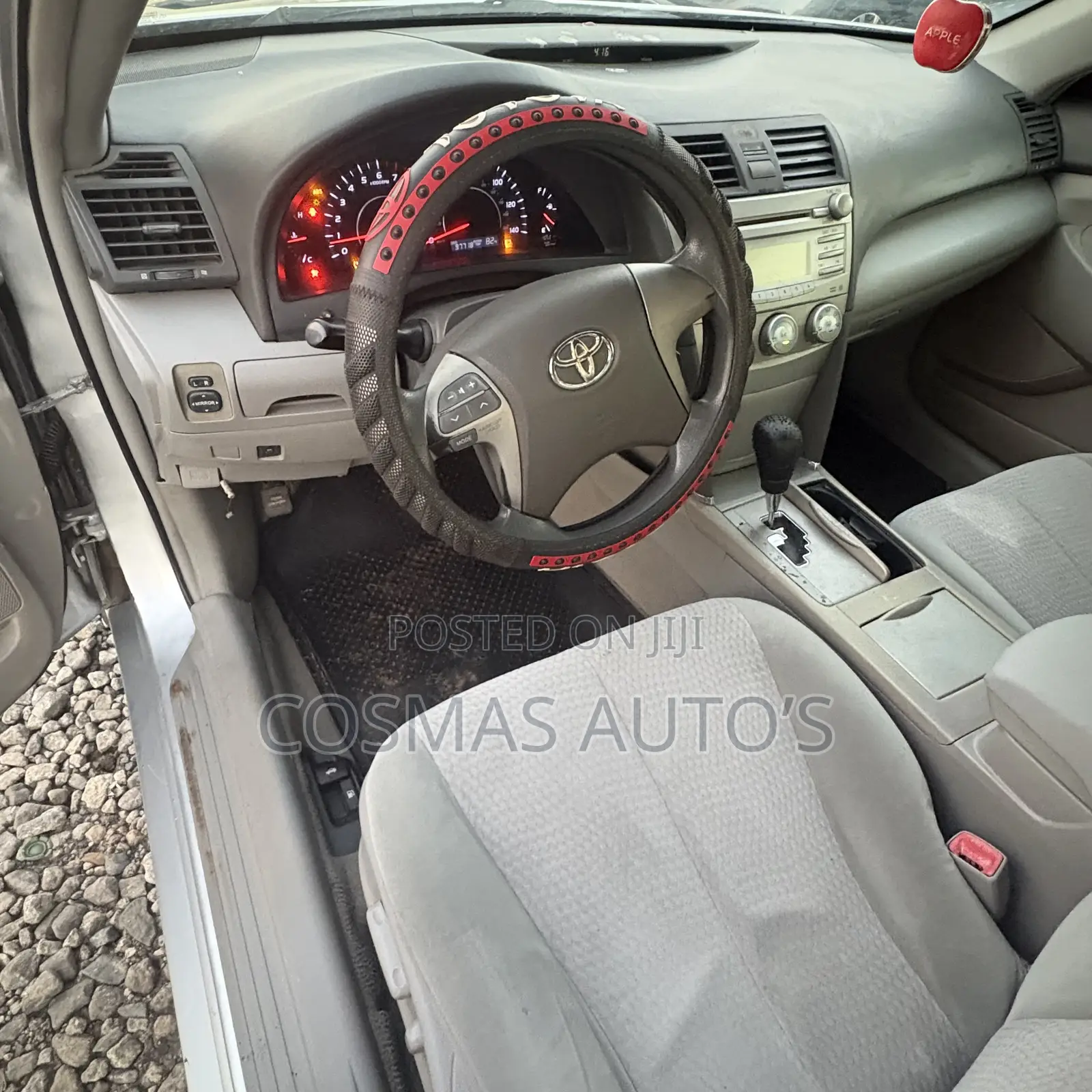 Toyota Camry LE 4dr Sedan (2.5L 4cyl 6AM) 2010 Silver