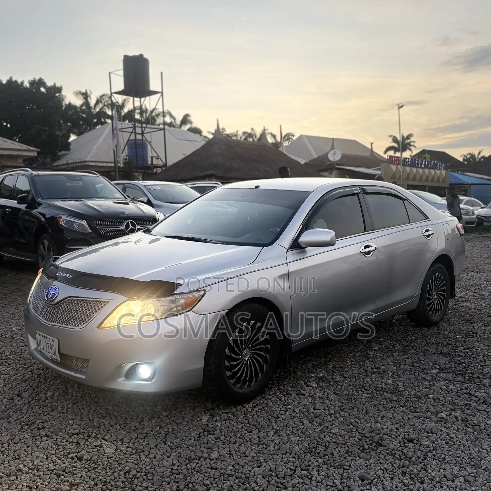 Toyota Camry LE 4dr Sedan (2.5L 4cyl 6AM) 2010 Silver