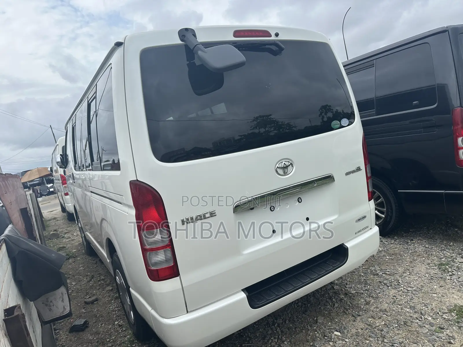 Toyota HiAce 2013 White