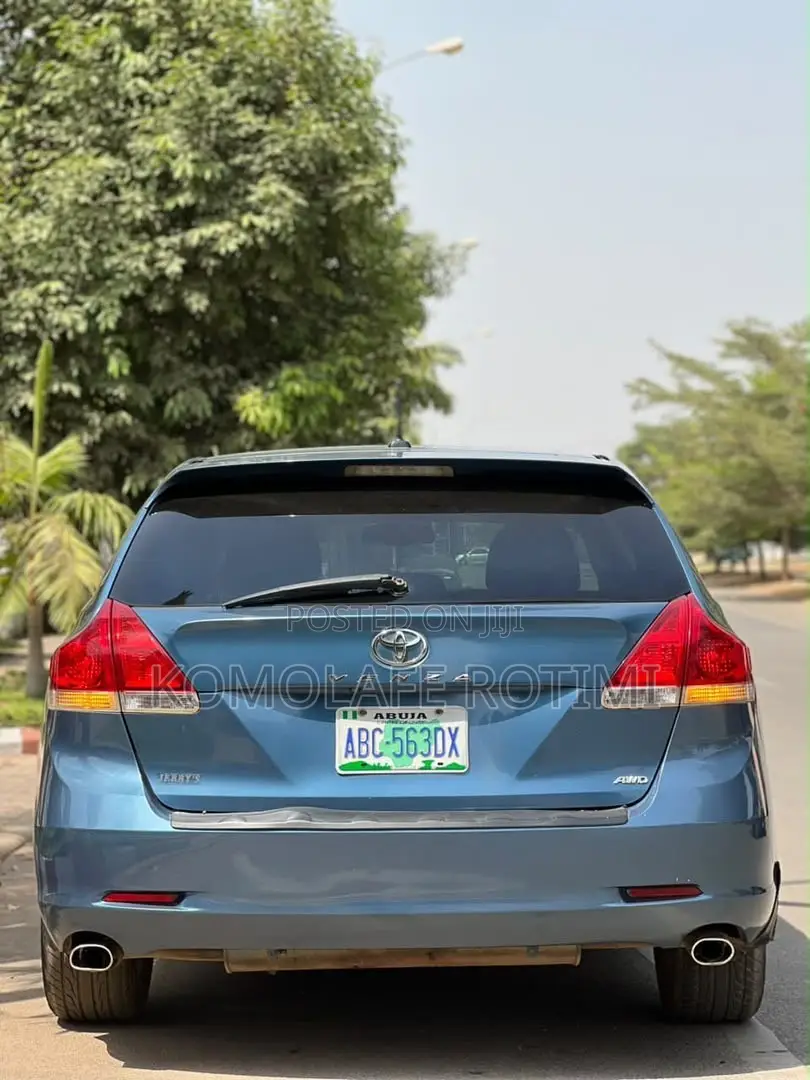 Toyota Venza AWD 2012 Blue