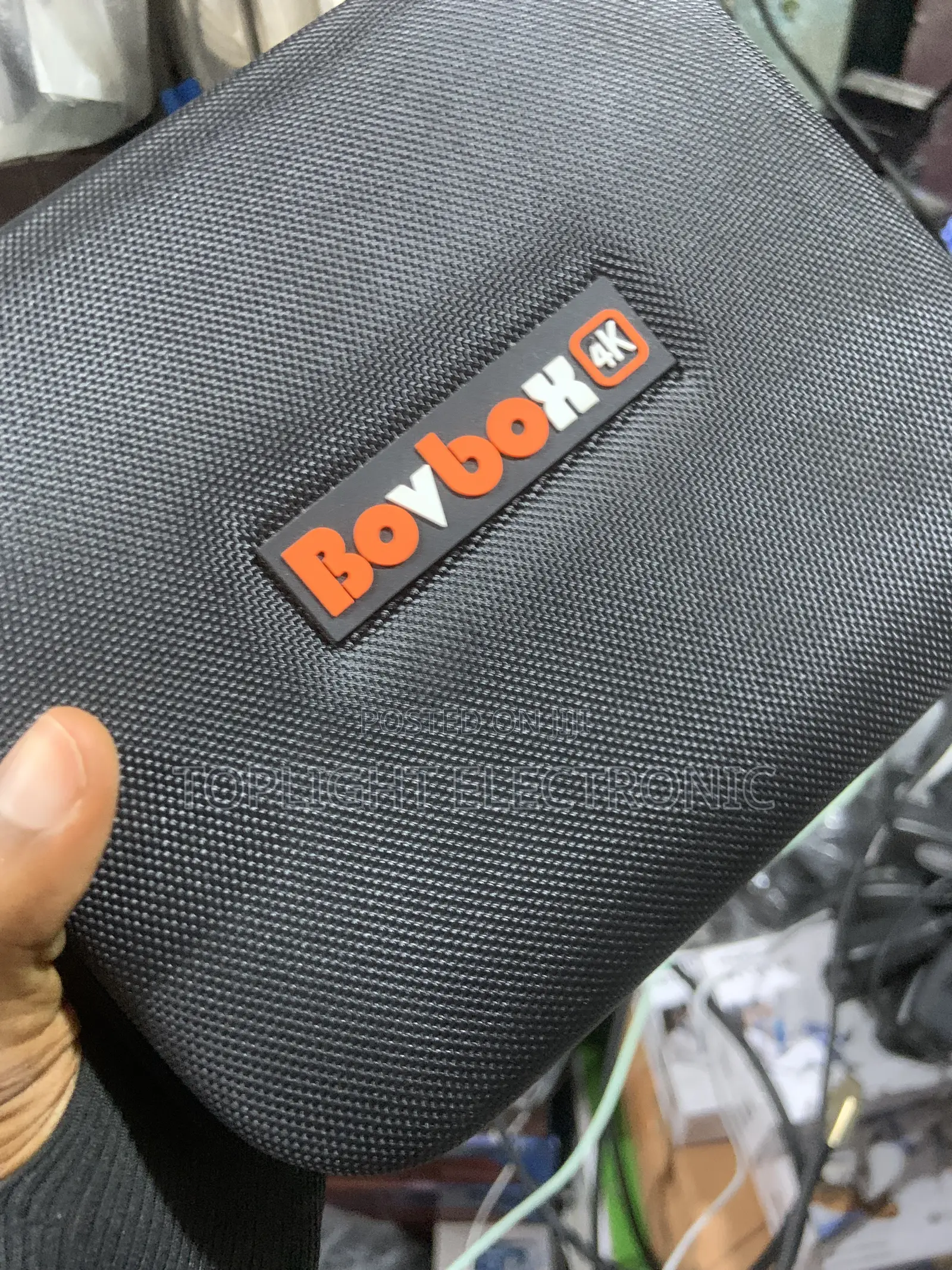 400 Meters BovBox Wireless HDMI Transmitter and Receiver.