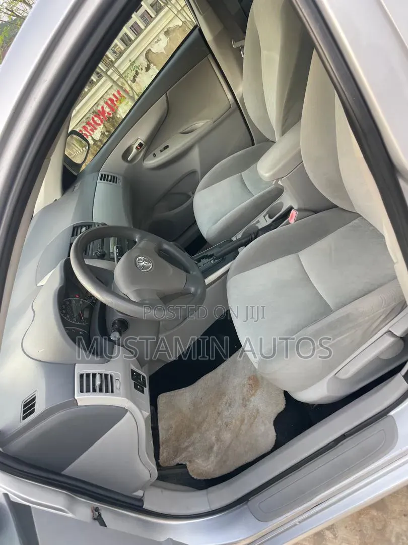 Toyota Corolla 2009 Silver
