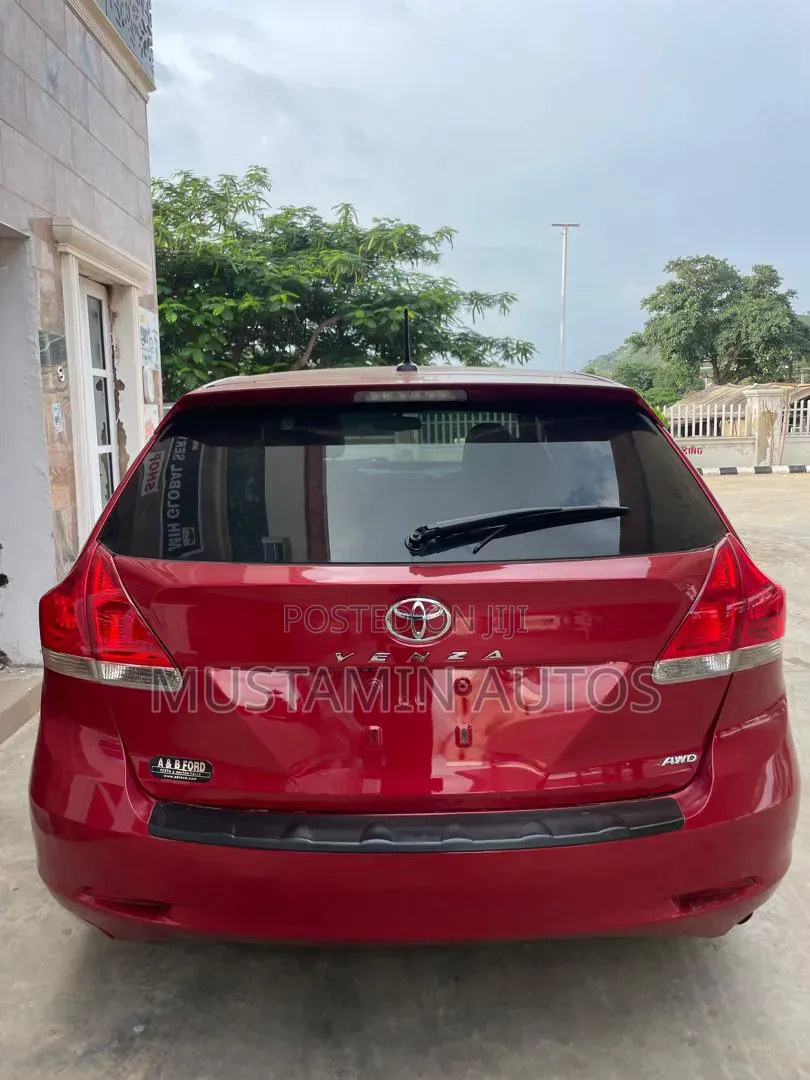 Toyota Venza 2010 Red