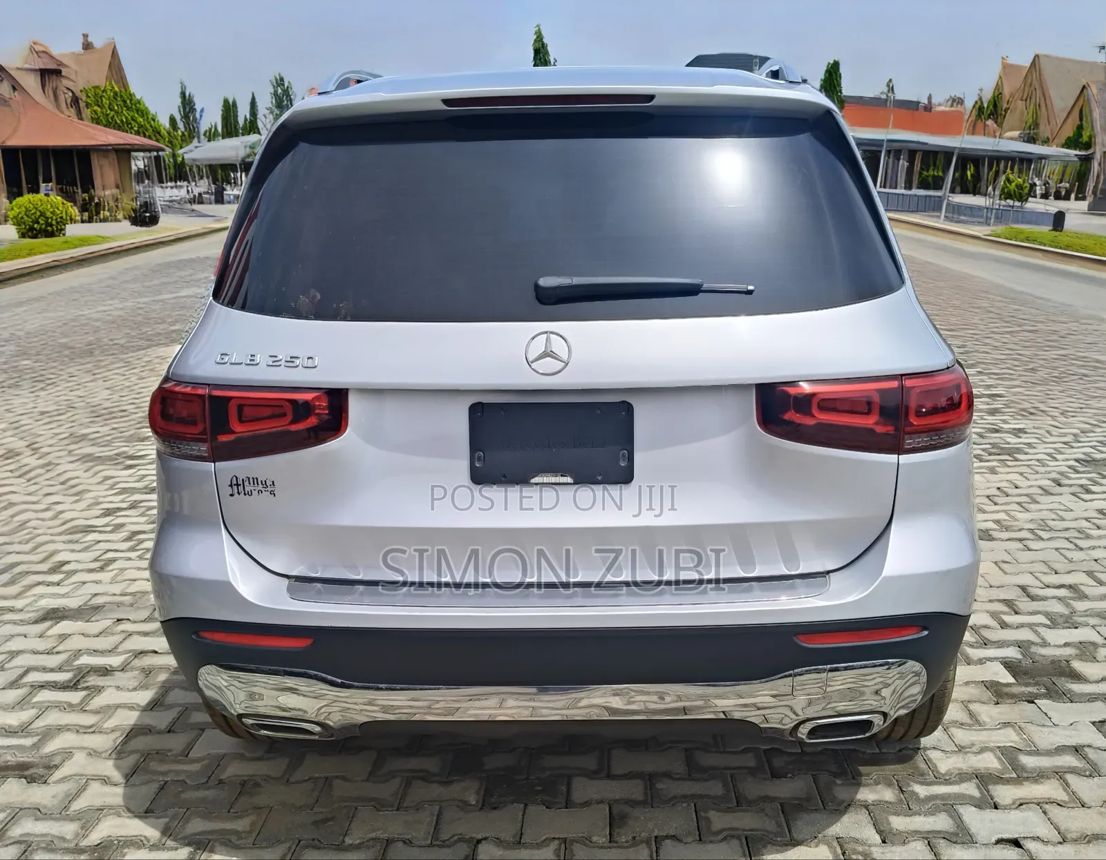 Mercedes-Benz GLB-Class GLB 250 4MATIC 2023 Silver