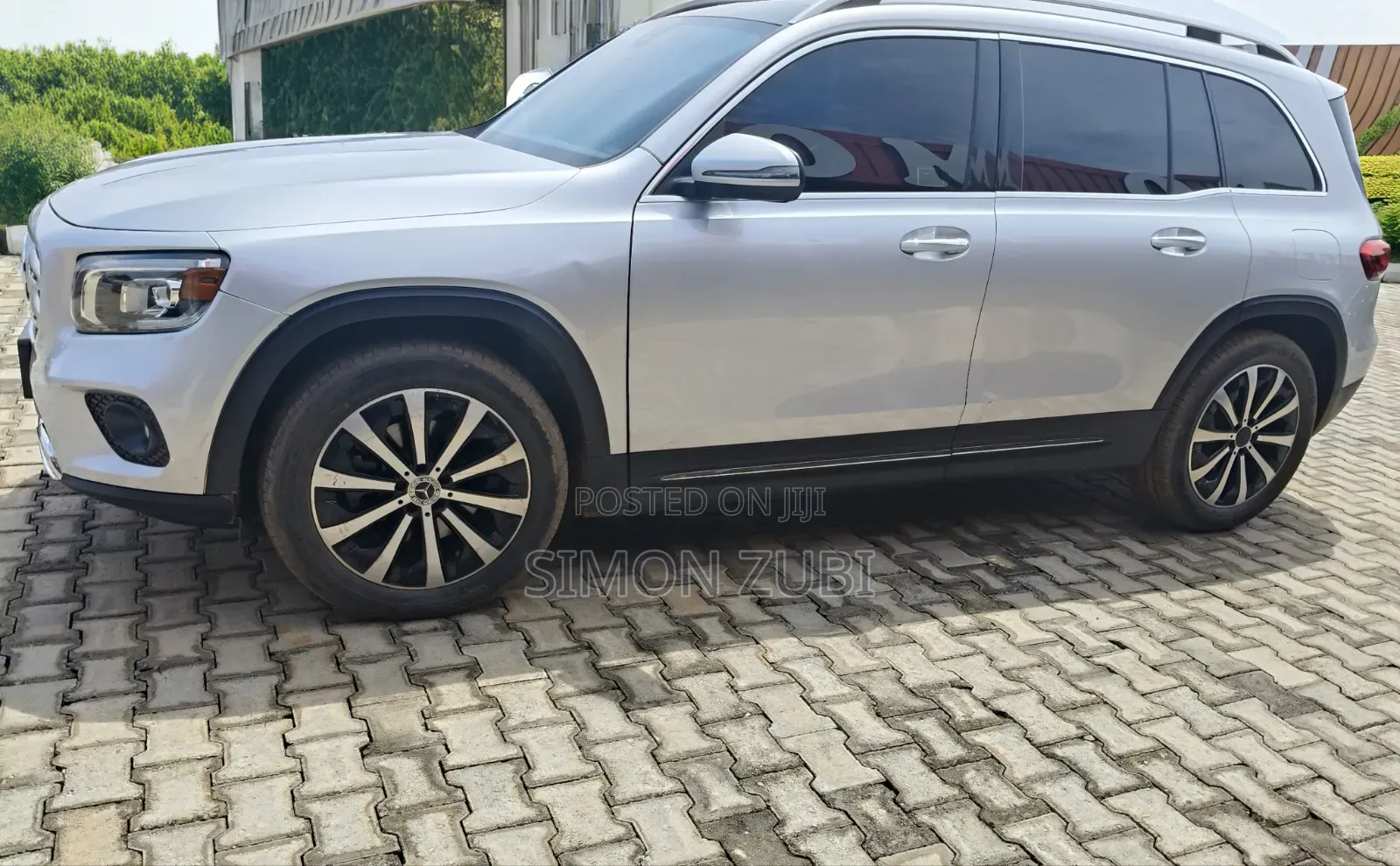 Mercedes-Benz GLB-Class GLB 250 4MATIC 2023 Silver