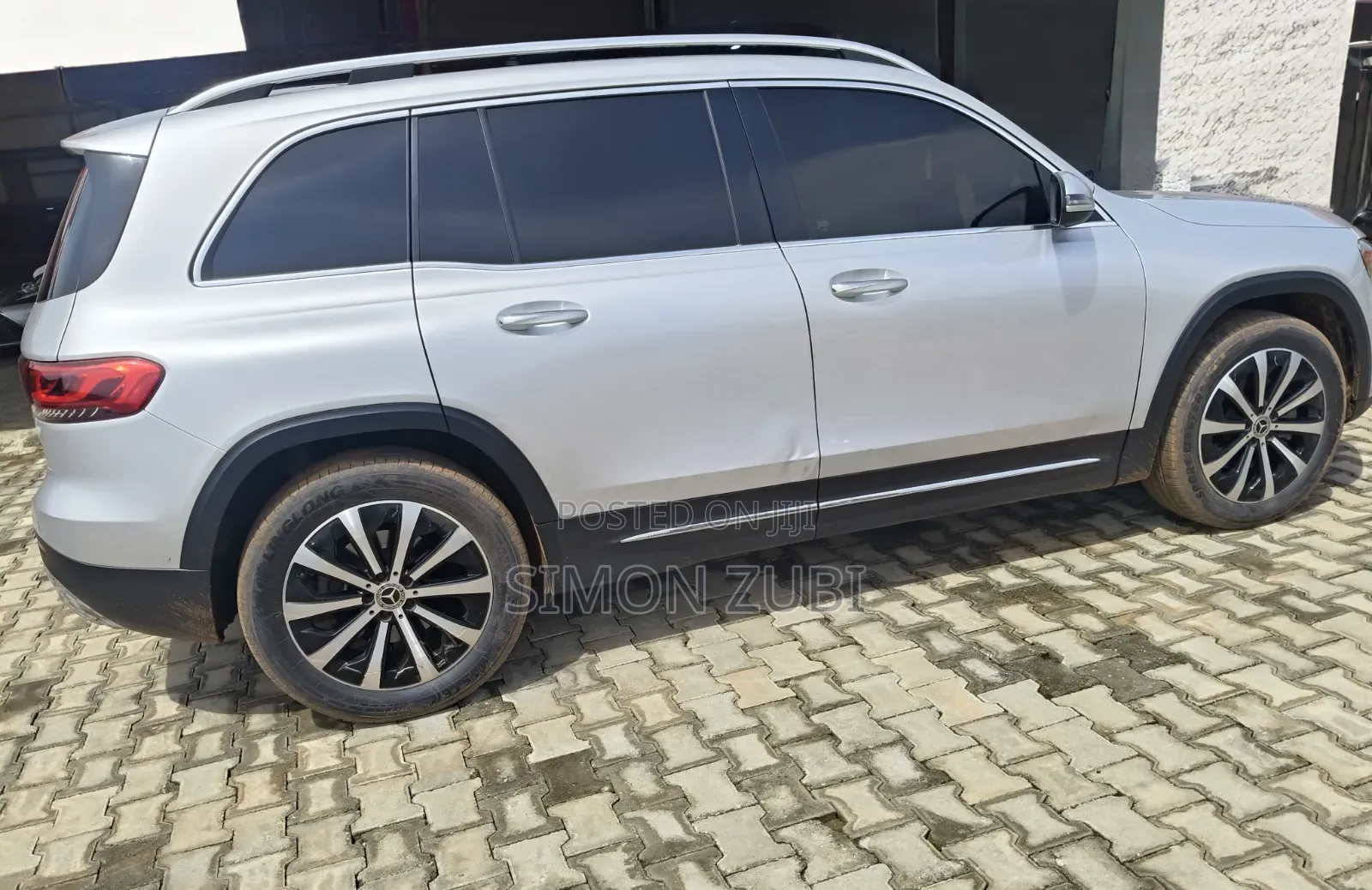 Mercedes-Benz GLB-Class GLB 250 4MATIC 2023 Silver