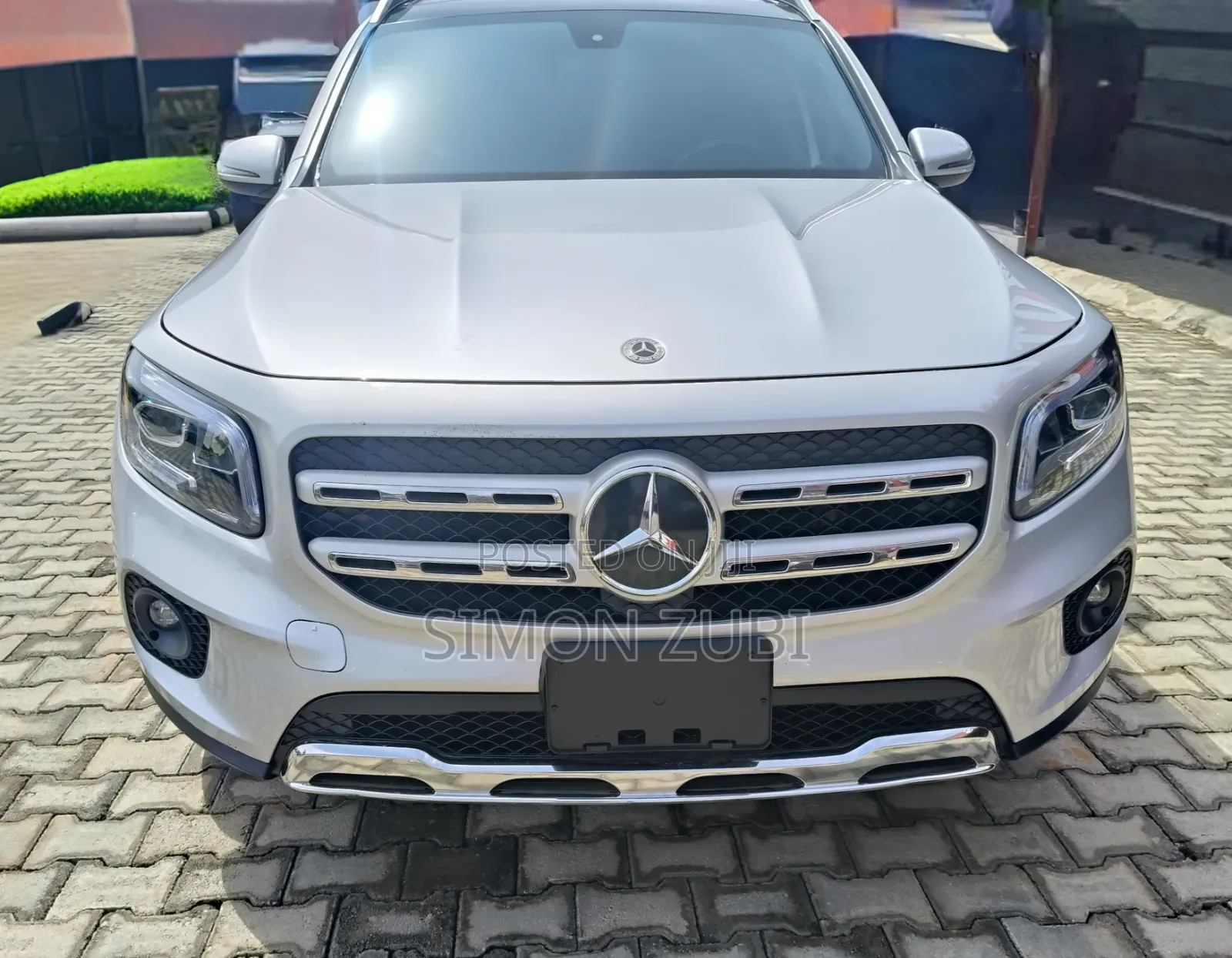 Mercedes-Benz GLB-Class GLB 250 4MATIC 2023 Silver