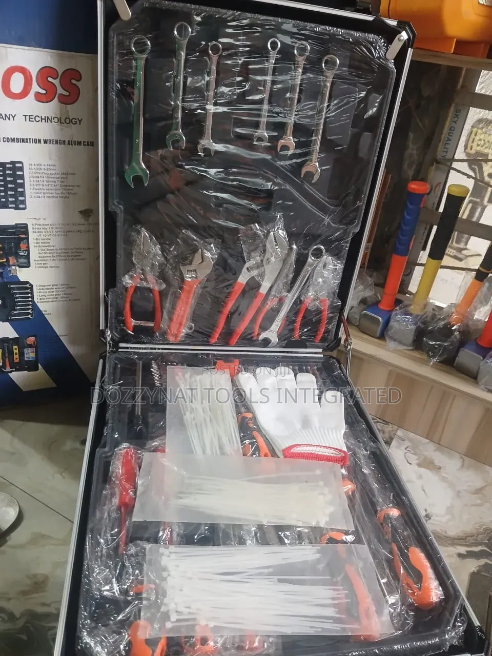 Boss 186pcs Trolley Tools Set