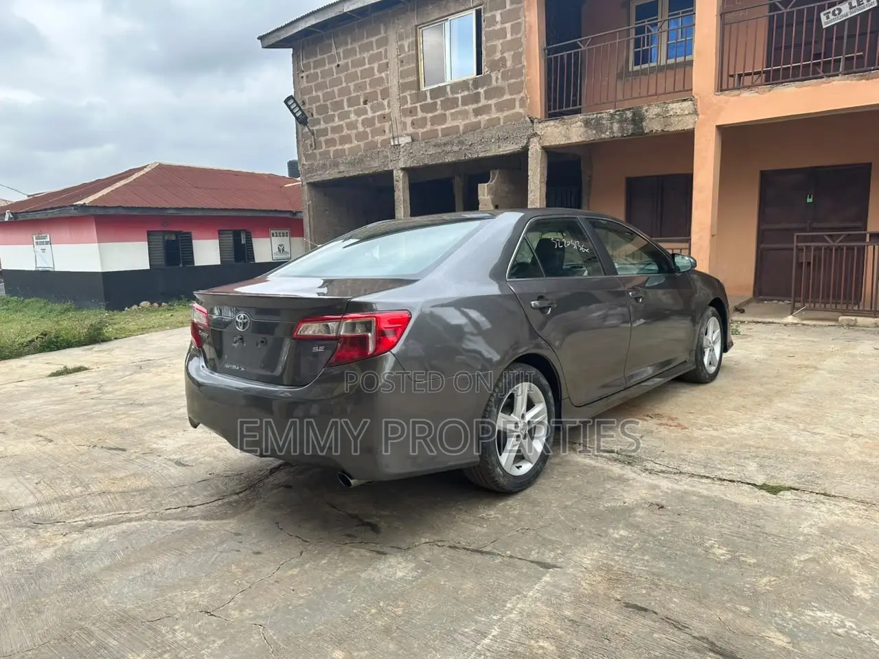 Toyota Camry SE 4dr Sedan (2.5L 4cyl 6A) 2013 Green