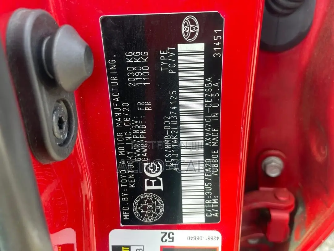 Toyota Camry 2021 Red
