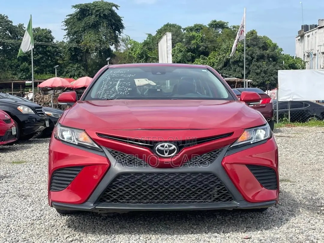 Toyota Camry 2021 Red