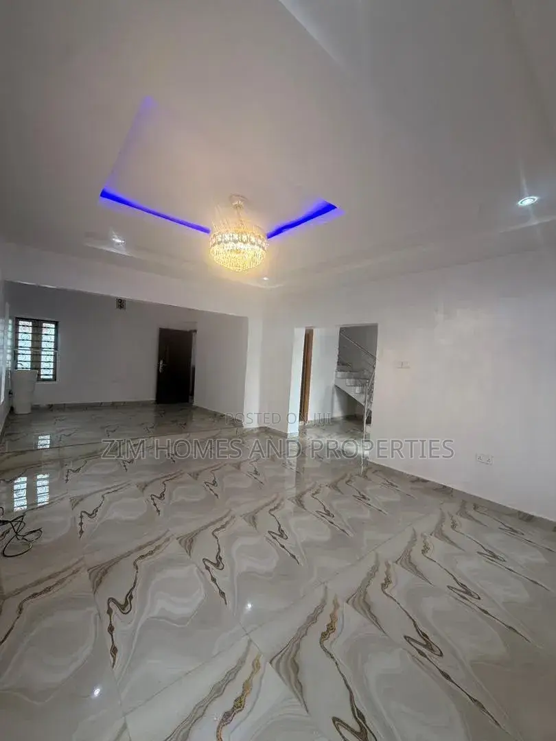 5bdrm Duplex in Zim Homes And, Mabushi for rent