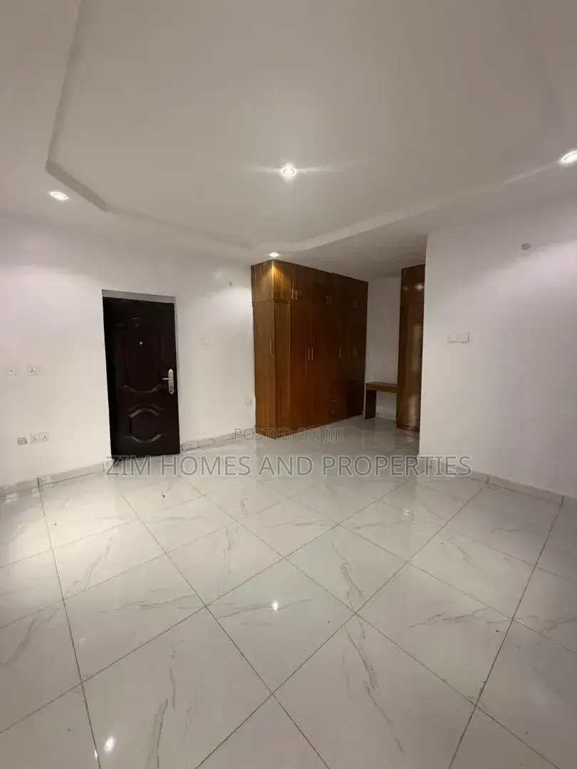 5bdrm Duplex in Zim Homes And, Mabushi for rent