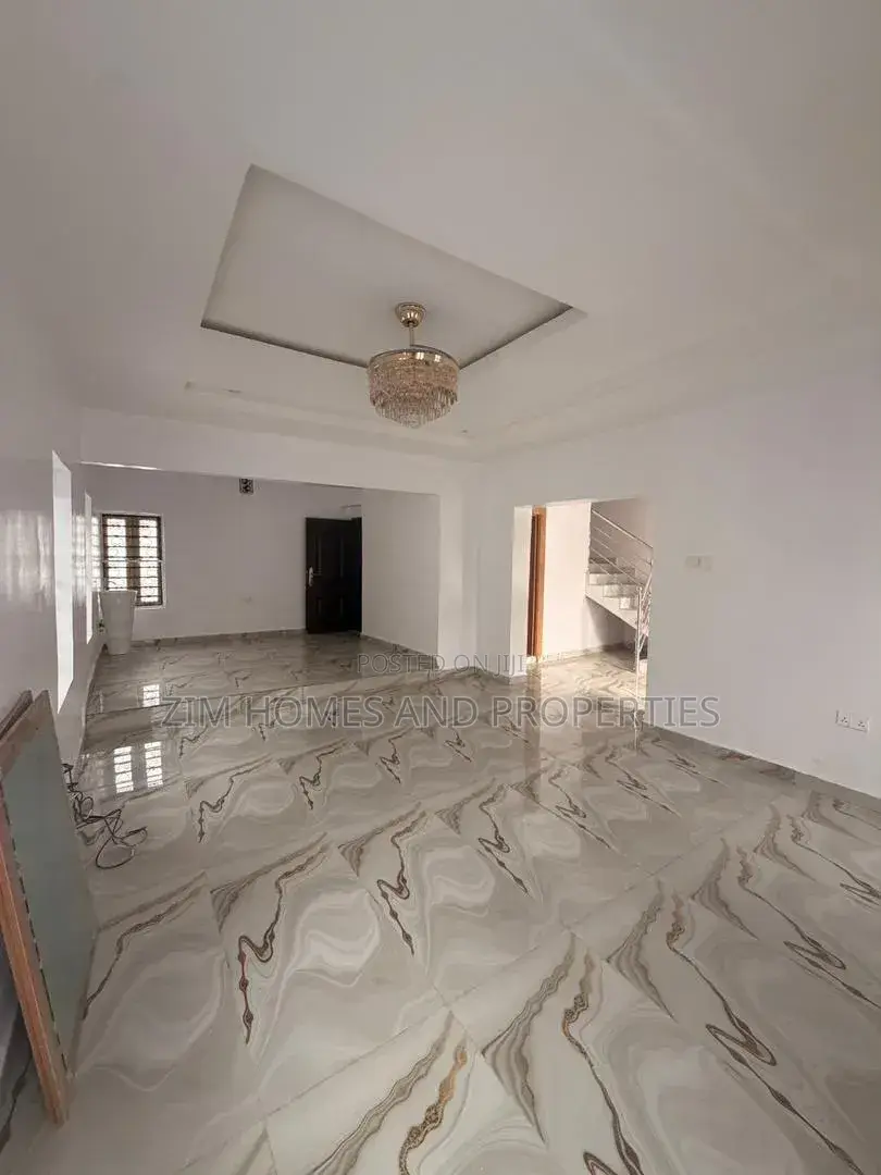 5bdrm Duplex in Zim Homes And, Mabushi for rent