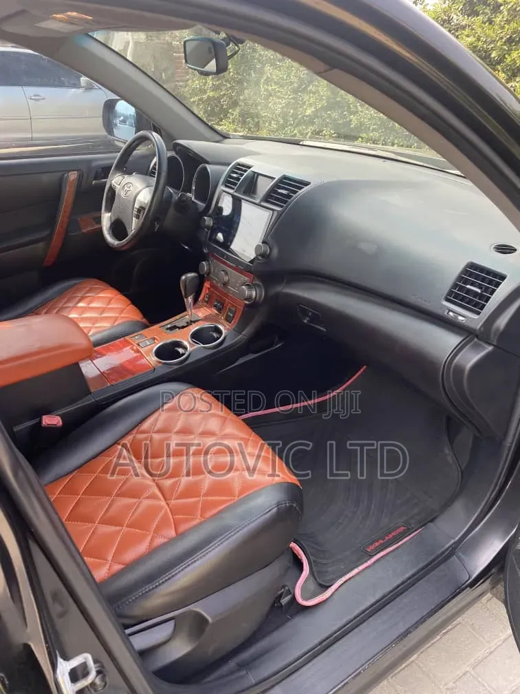 Toyota Highlander Limited 3.5l 4WD 2013 Black
