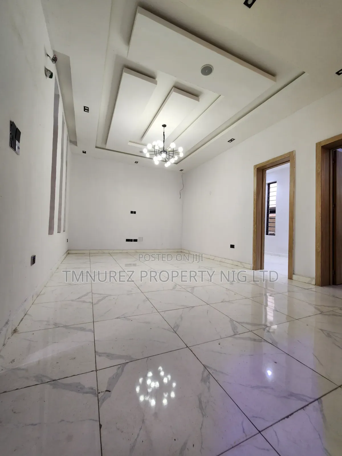 4bdrm Duplex in Chevron for rent
