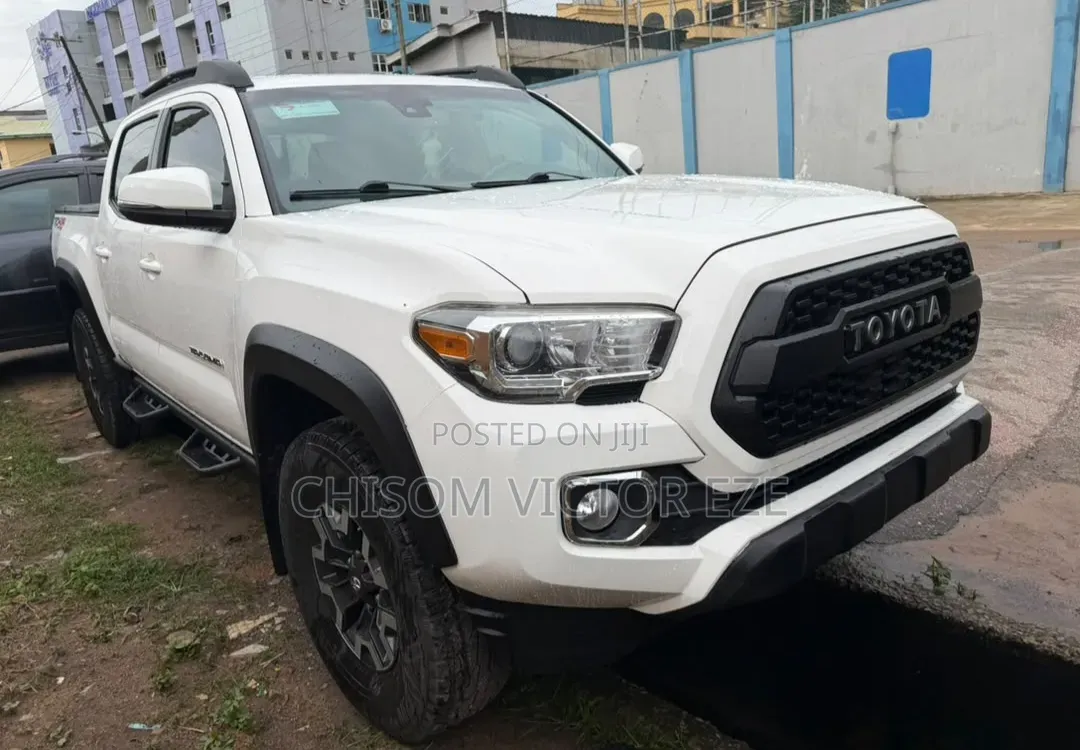 Toyota Tacoma 4dr Double Cab 2016 White