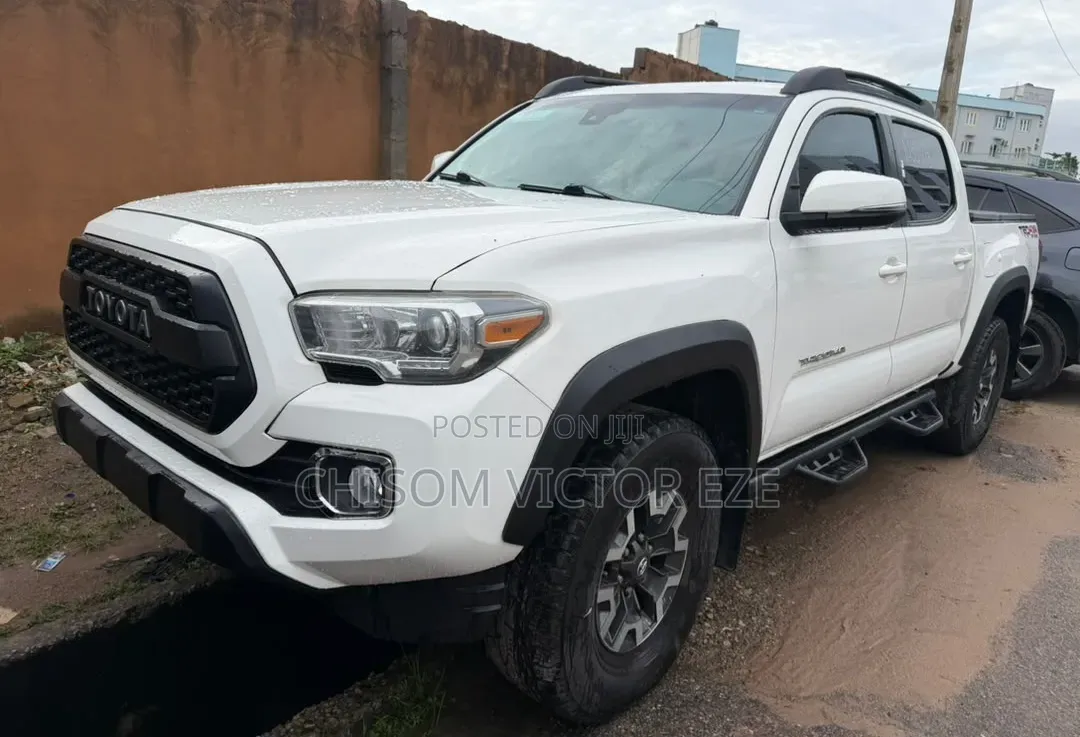 Toyota Tacoma 4dr Double Cab 2016 White