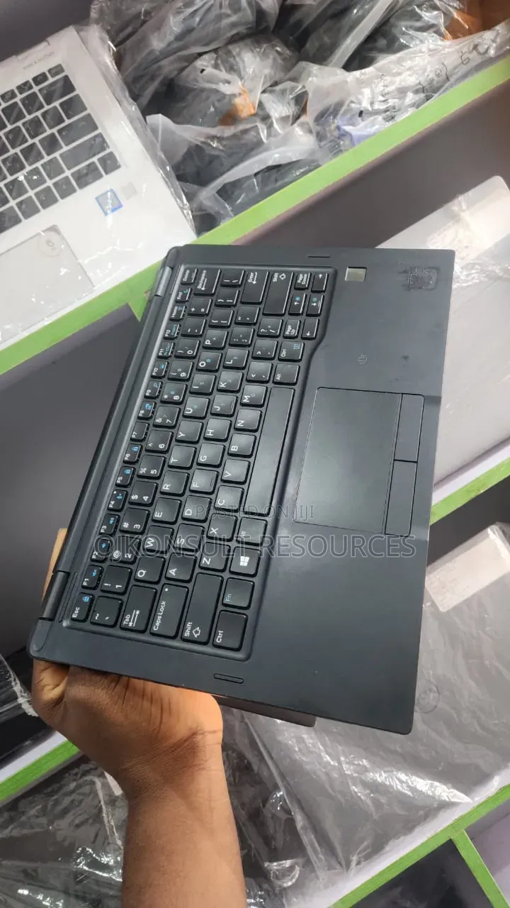 Laptop Dell Latitude 7390 2-in-1 8GB Intel Core i5 SSD 256GB