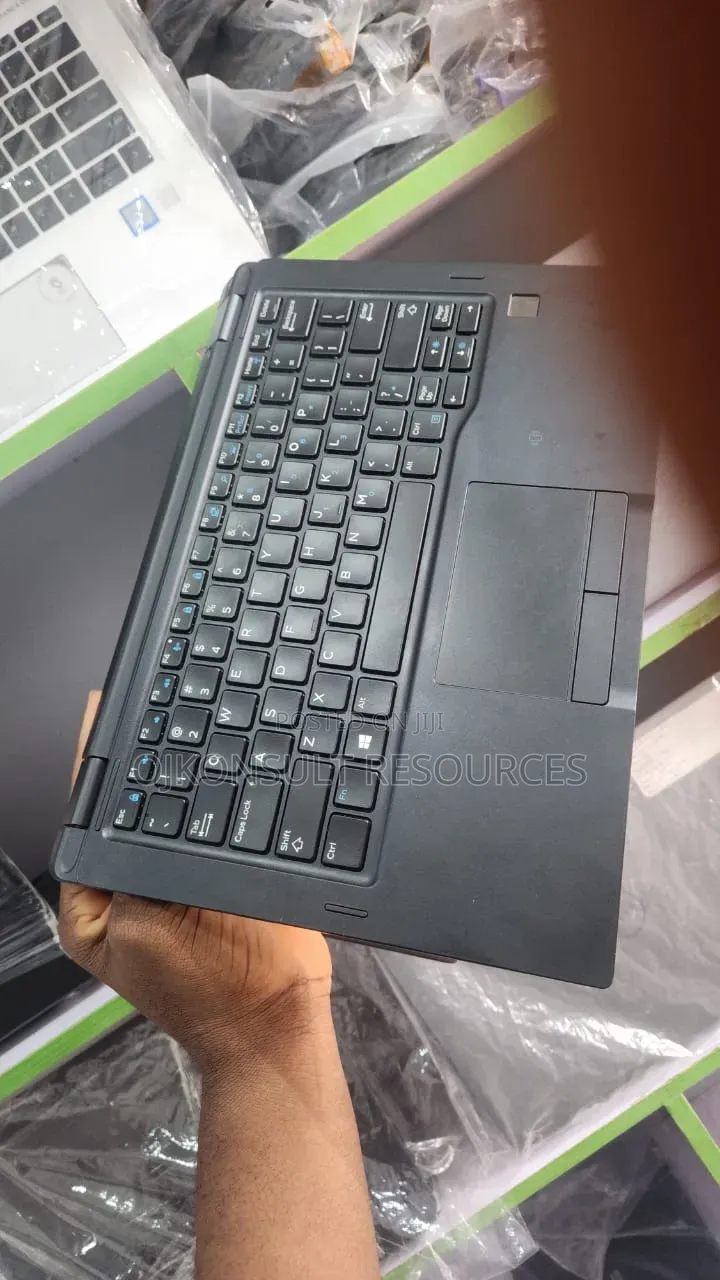 Laptop Dell Latitude 7390 2-in-1 8GB Intel Core i5 SSD 256GB