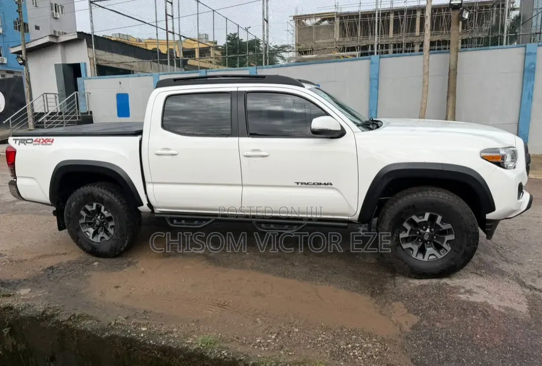Toyota Tacoma 4dr Double Cab 2016 White