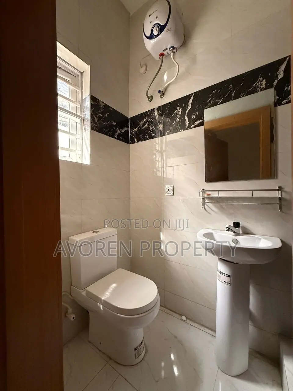 4bdrm Apartment in Ikota for rent