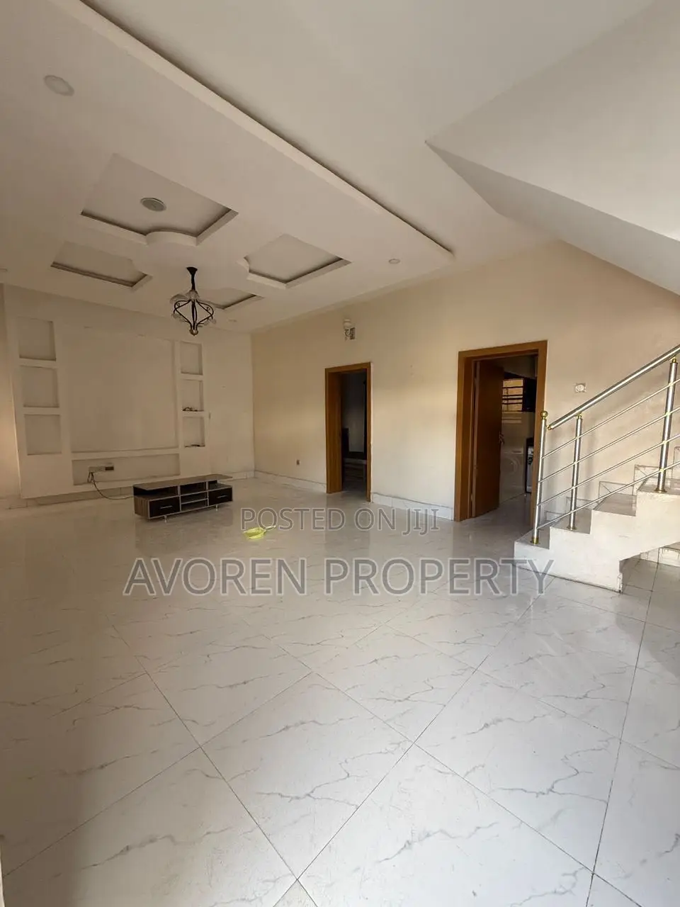 4bdrm Apartment in Ikota for rent