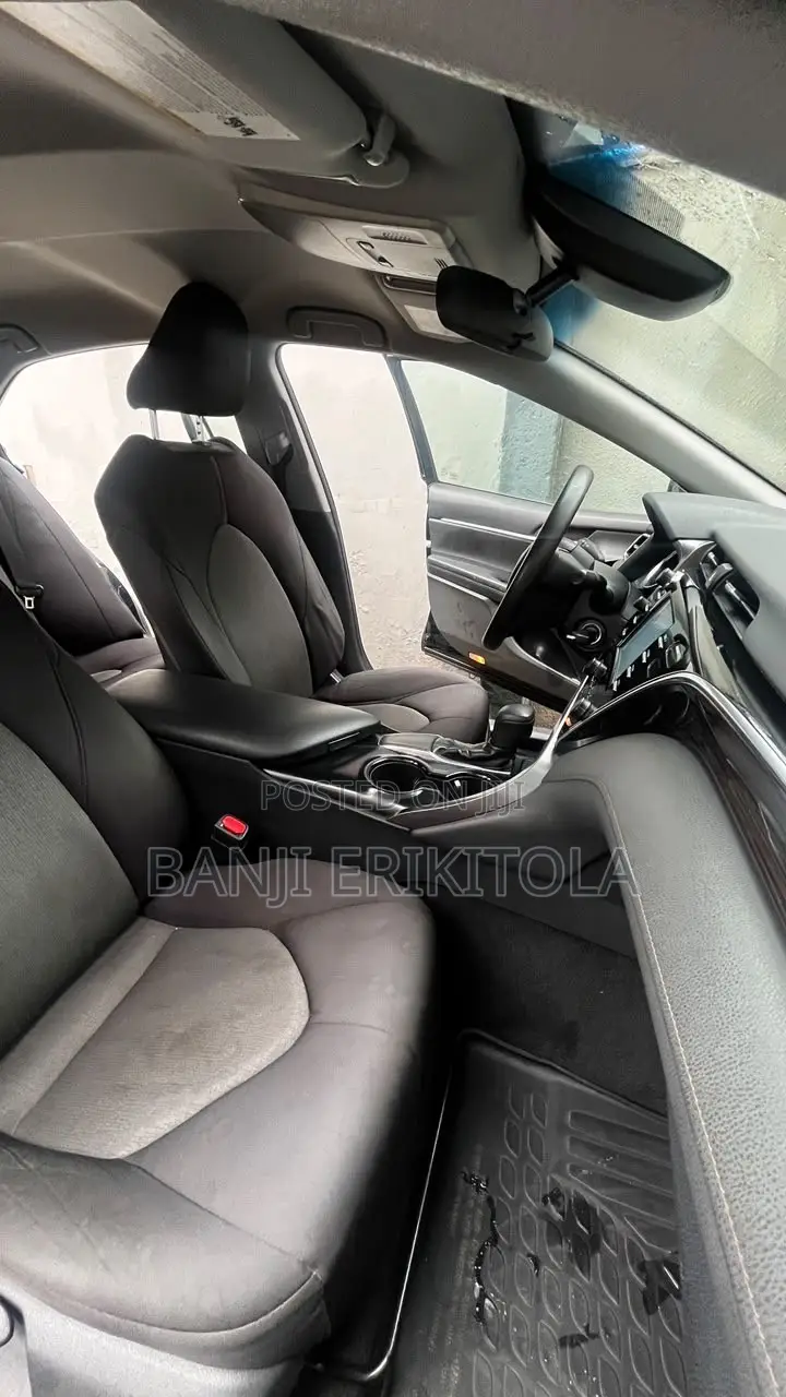 Toyota Camry LE FWD (2.5L 4cyl 8AM) 2018 Blue
