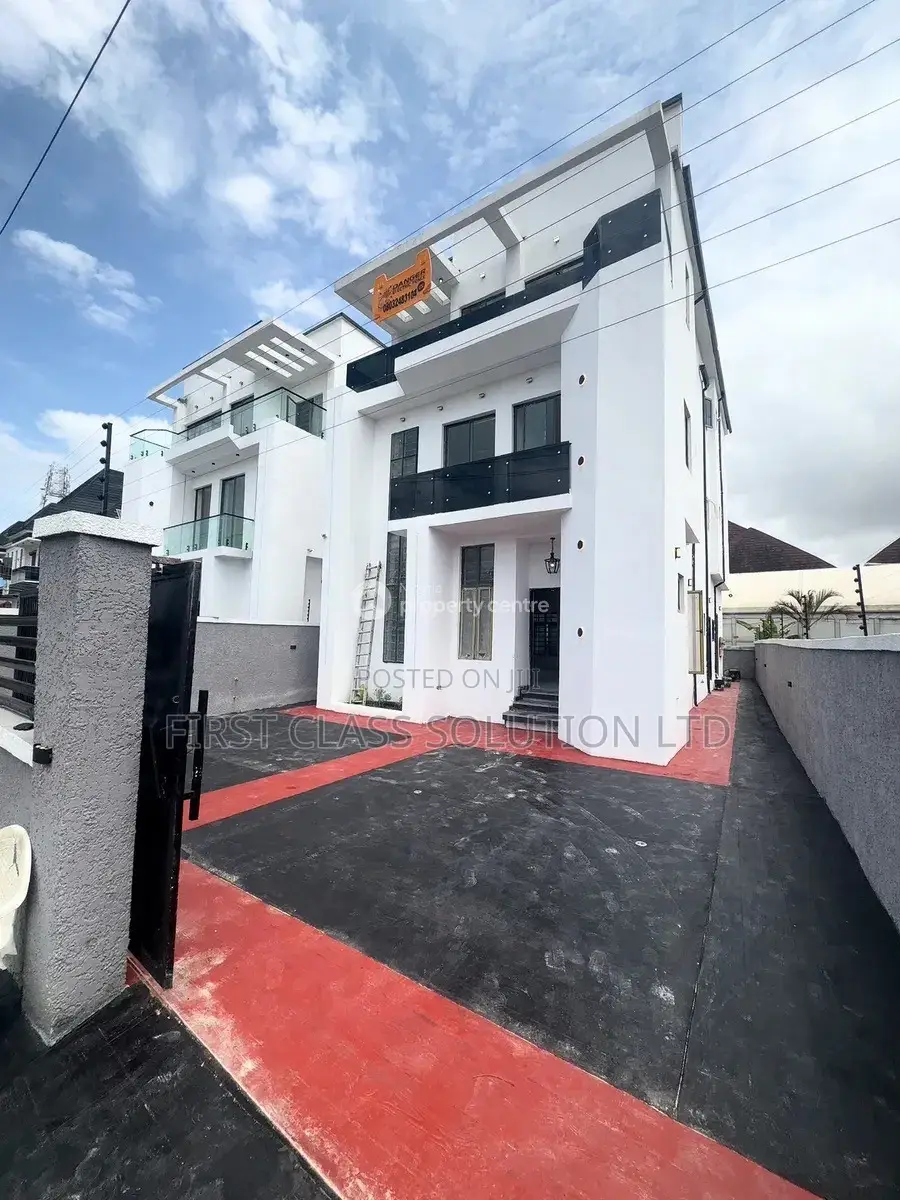 5bdrm Duplex in Idado for sale