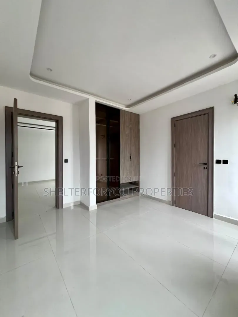 2bdrm Apartment in Lekki Phase 1 for sale