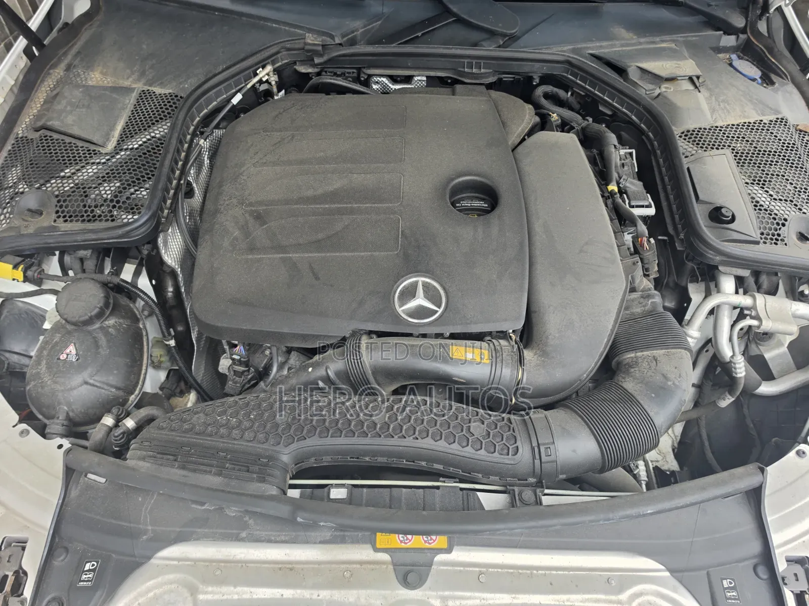 Mercedes-Benz C300 2021 White