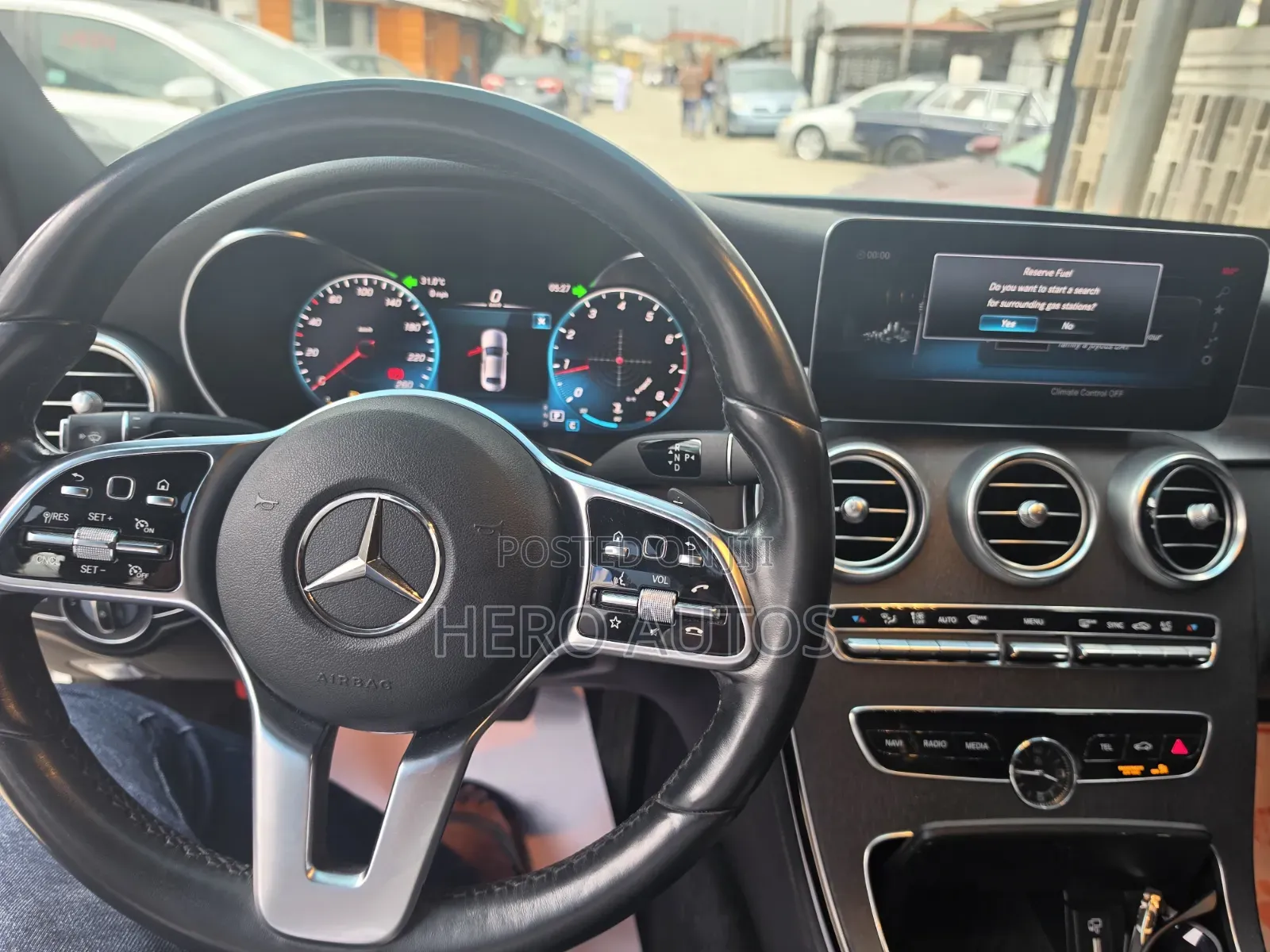 Mercedes-Benz C300 2021 White
