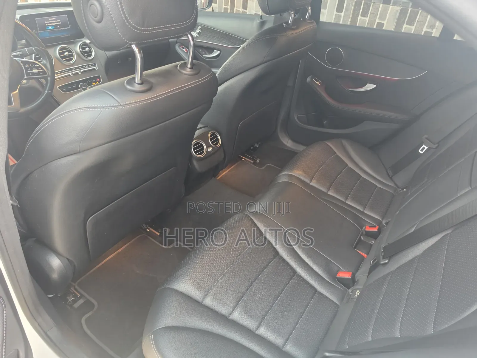 Mercedes-Benz C300 2021 White