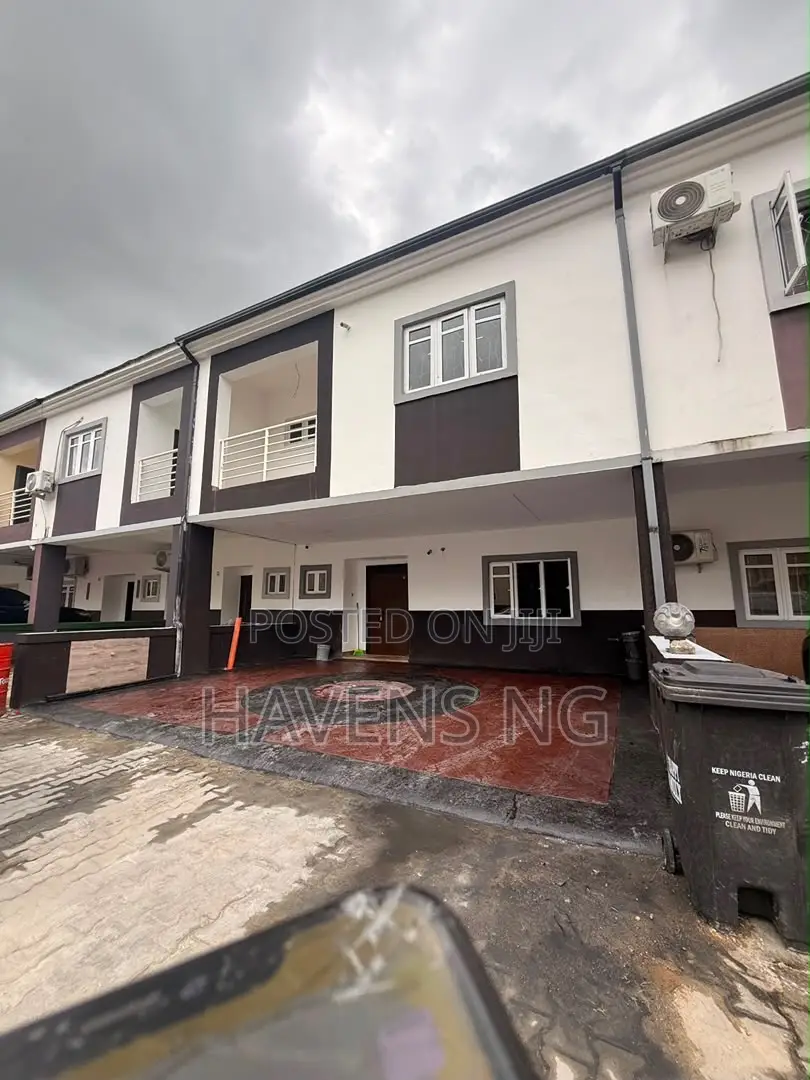 4bdrm Duplex in Obio-Akpor for sale