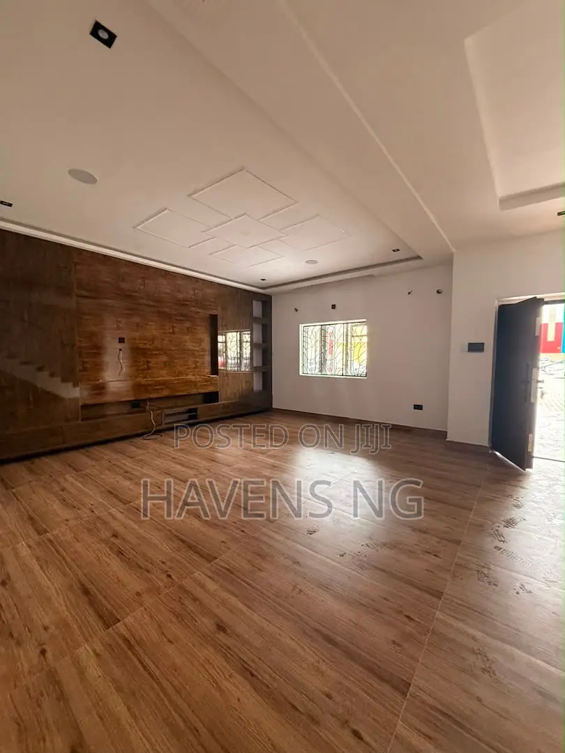 4bdrm Duplex in Obio-Akpor for sale