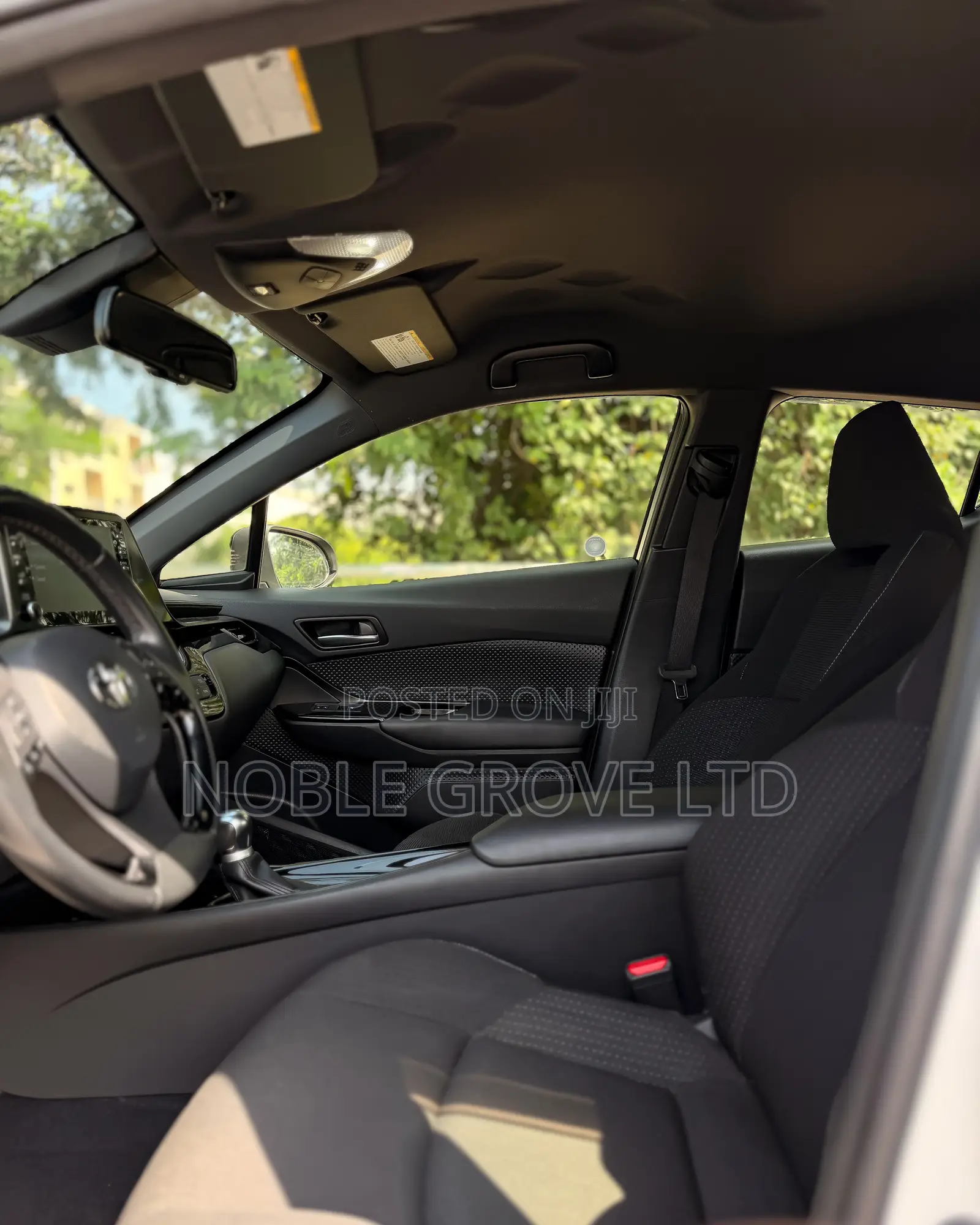 Toyota C-HR LE FWD 2019 White