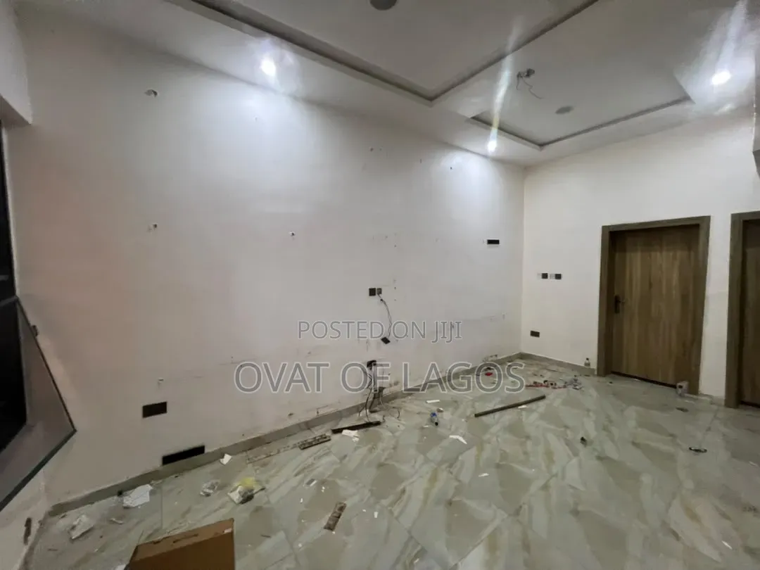 3bdrm Duplex in Harris Drive, VGC / Ajah for rent