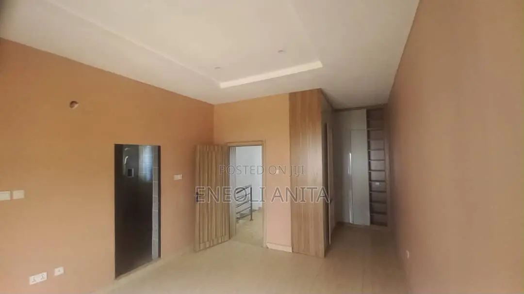 4bdrm Duplex in Guzape District for sale